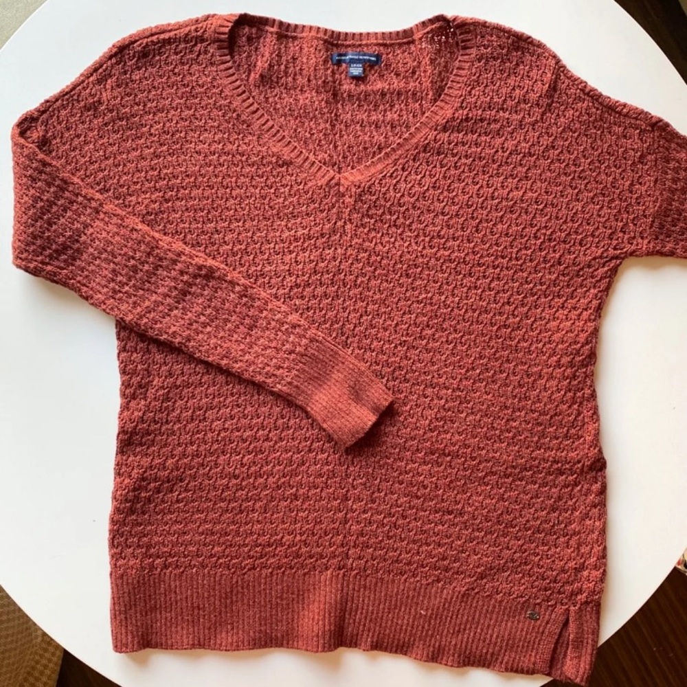 NWOT v-neck knitted sweater